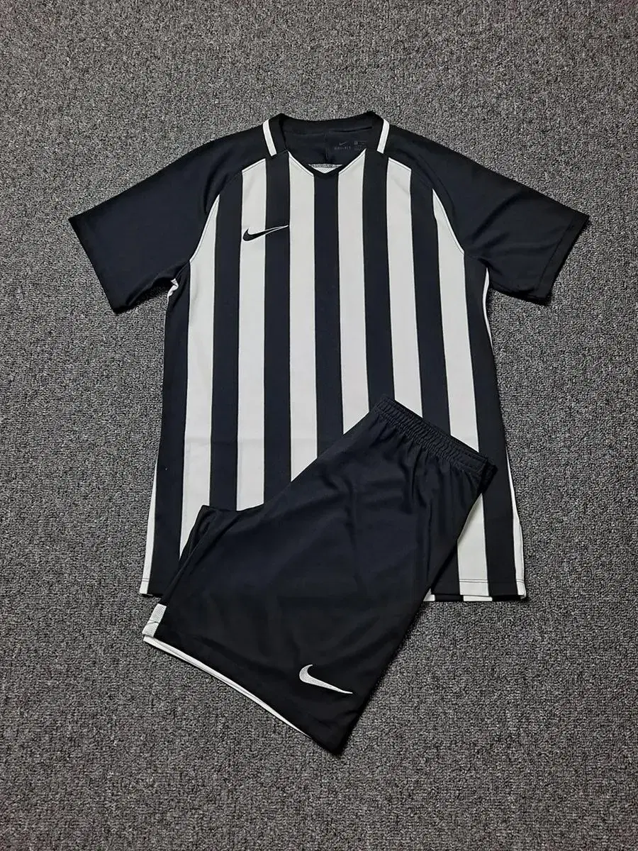 Nike uniform tracksuit top vahn pants set M!