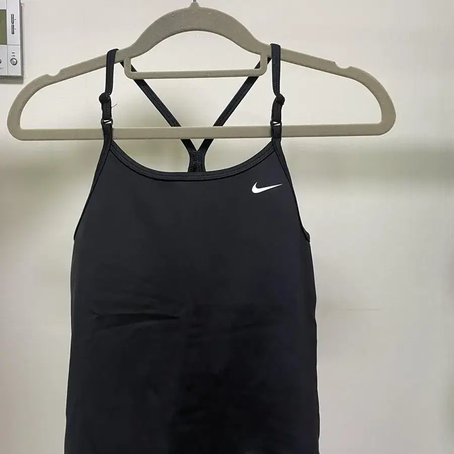 나이키 드라이핏 슬리브리스 탱크탑 Nike Dri-FIT tank top