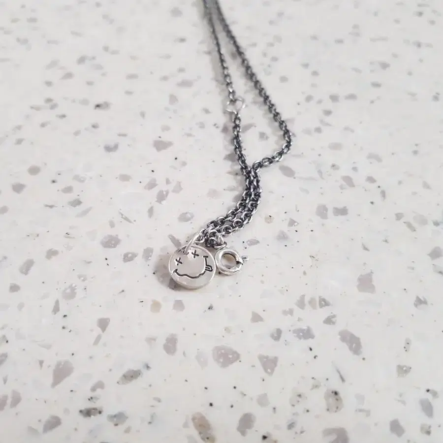 쿠잔 love&peace necklace (BTS RM 착용)