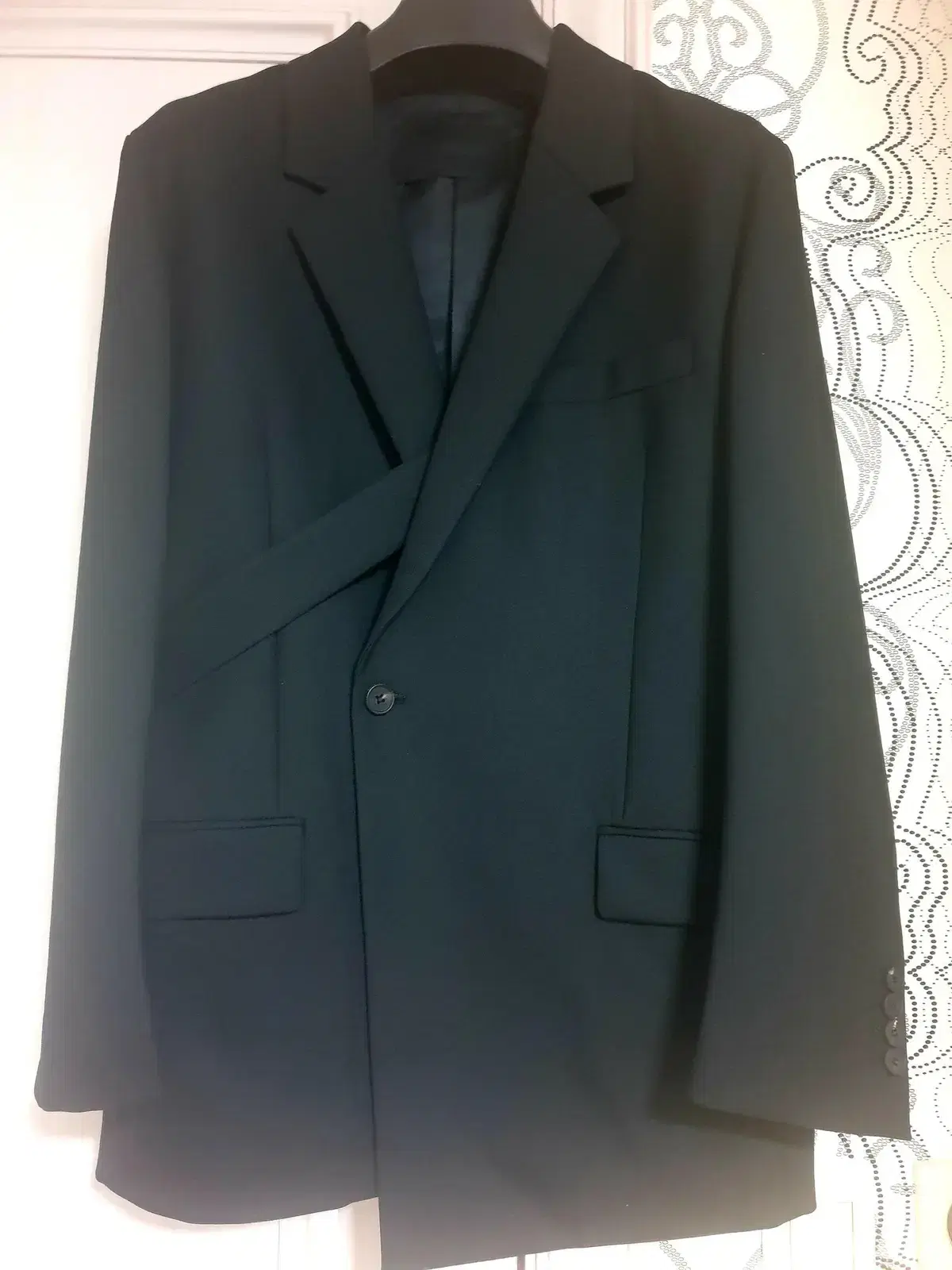 Insilence Virgin Wool Side Strap Jacket (S) for sale.