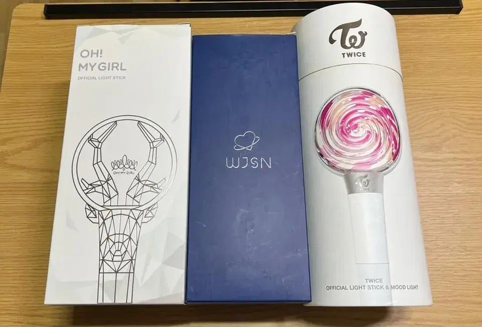 Older version of lightstick, oh my girl wjsn TWICE