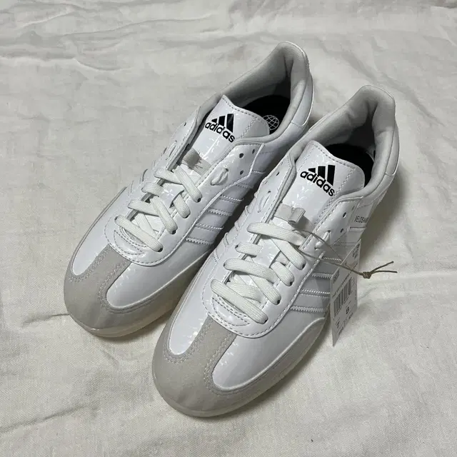 [새상품] 아디다스 ADIDAS 비건 벨로삼바 화이트 250