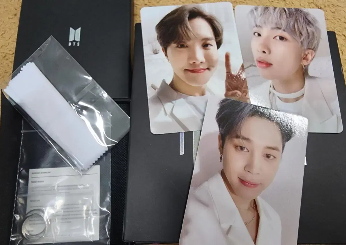 Includes BTS Maplecone Ring photocard 