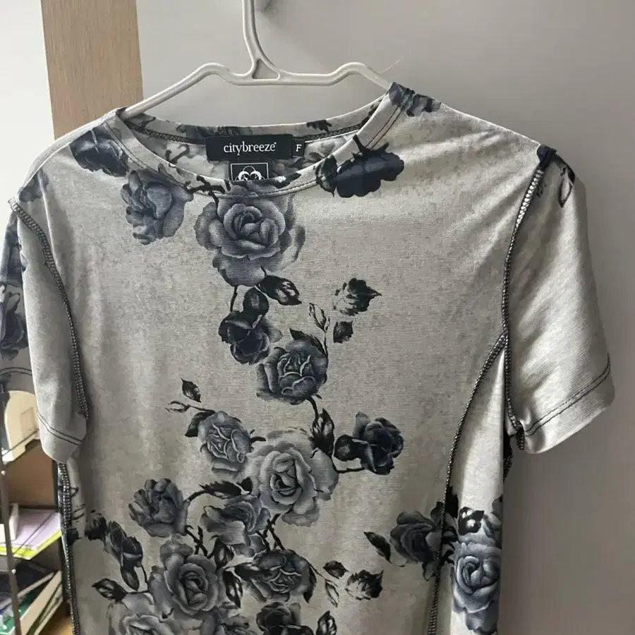 시티브리즈 Flowery Short Sleeve Tshirt_GREY