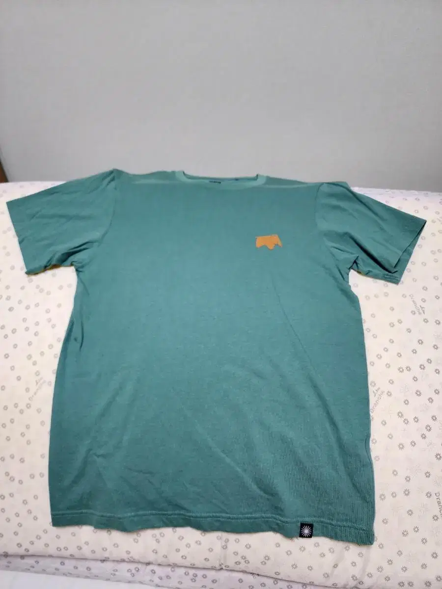 (M) UNIQLO Vahn Short Sleeve Tee