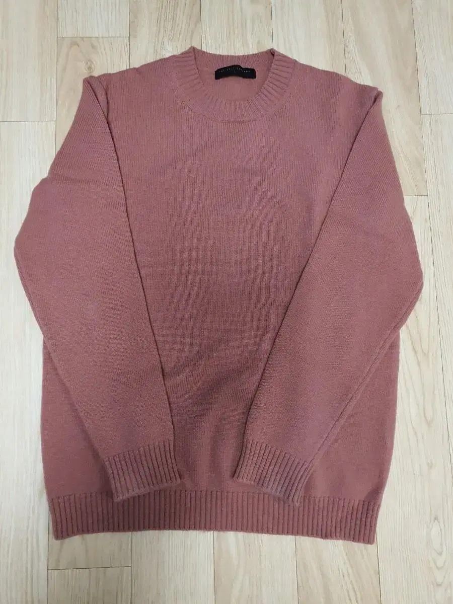 The Knit Company sells size L knits.