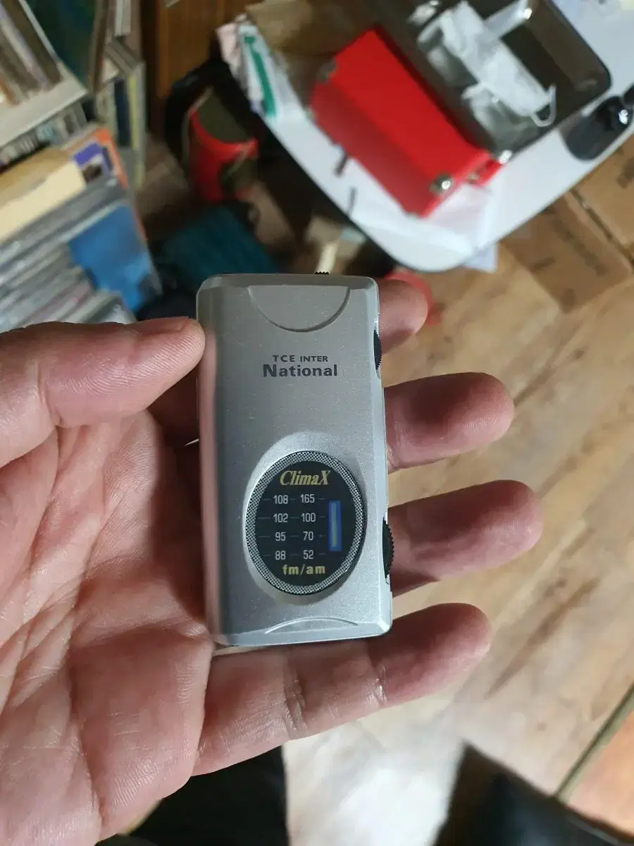 Pocket mini radio