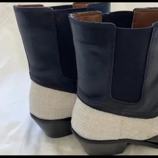 마뗑킴 웨스턴부츠 첼시부츠 BLOCKING CHELSEA BOOTS IN