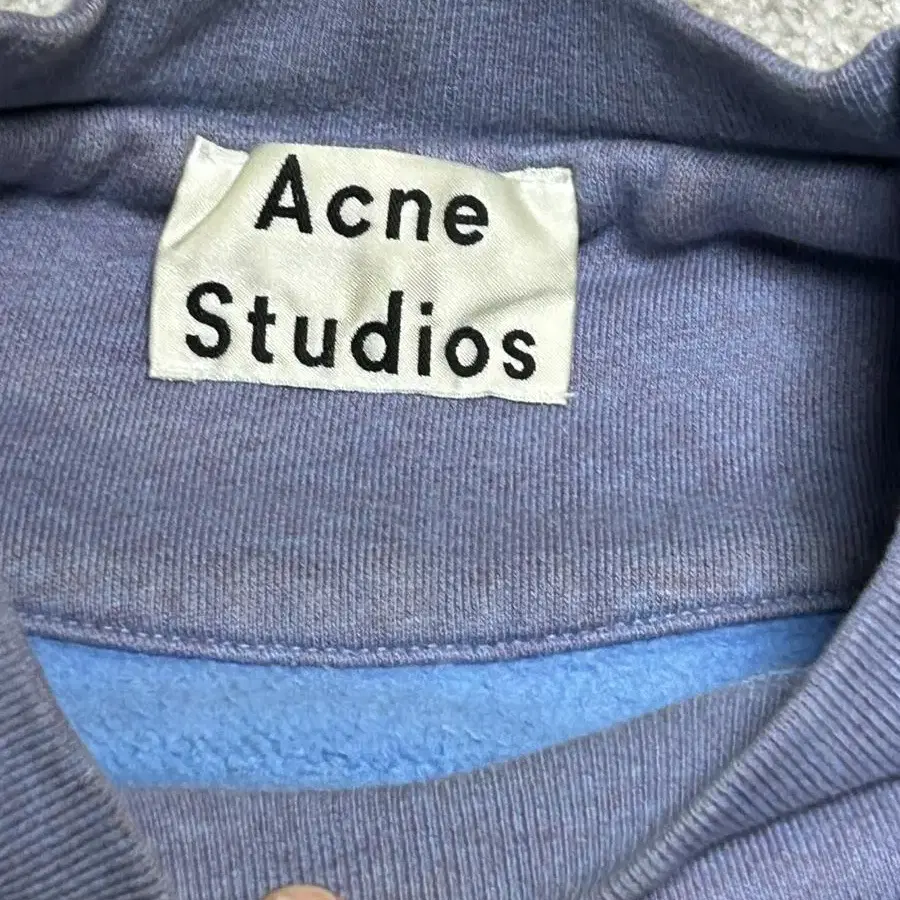 Acne studios 기모 맨투맨