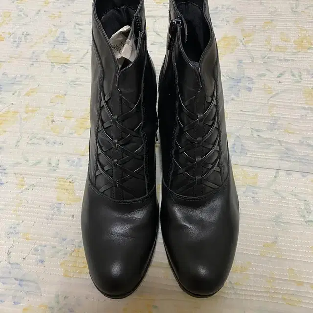 착용 0회) 빈티지스타일 레더 앵클부츠 245 (US size 7 1/2