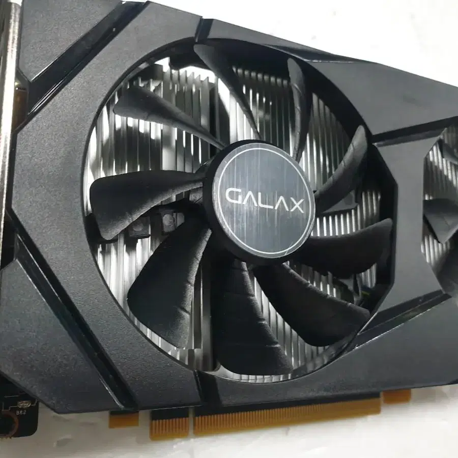 갤럭시 RTX2060 그래픽카드 팝니다.