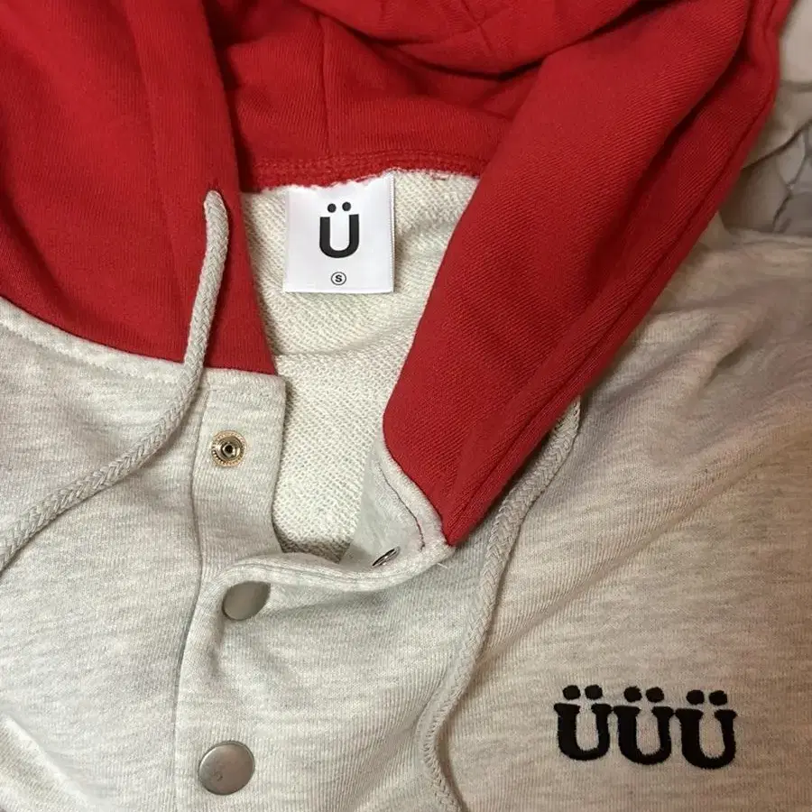 이스트쿤스트 로고 후드티 uuu logo pull over hoodie