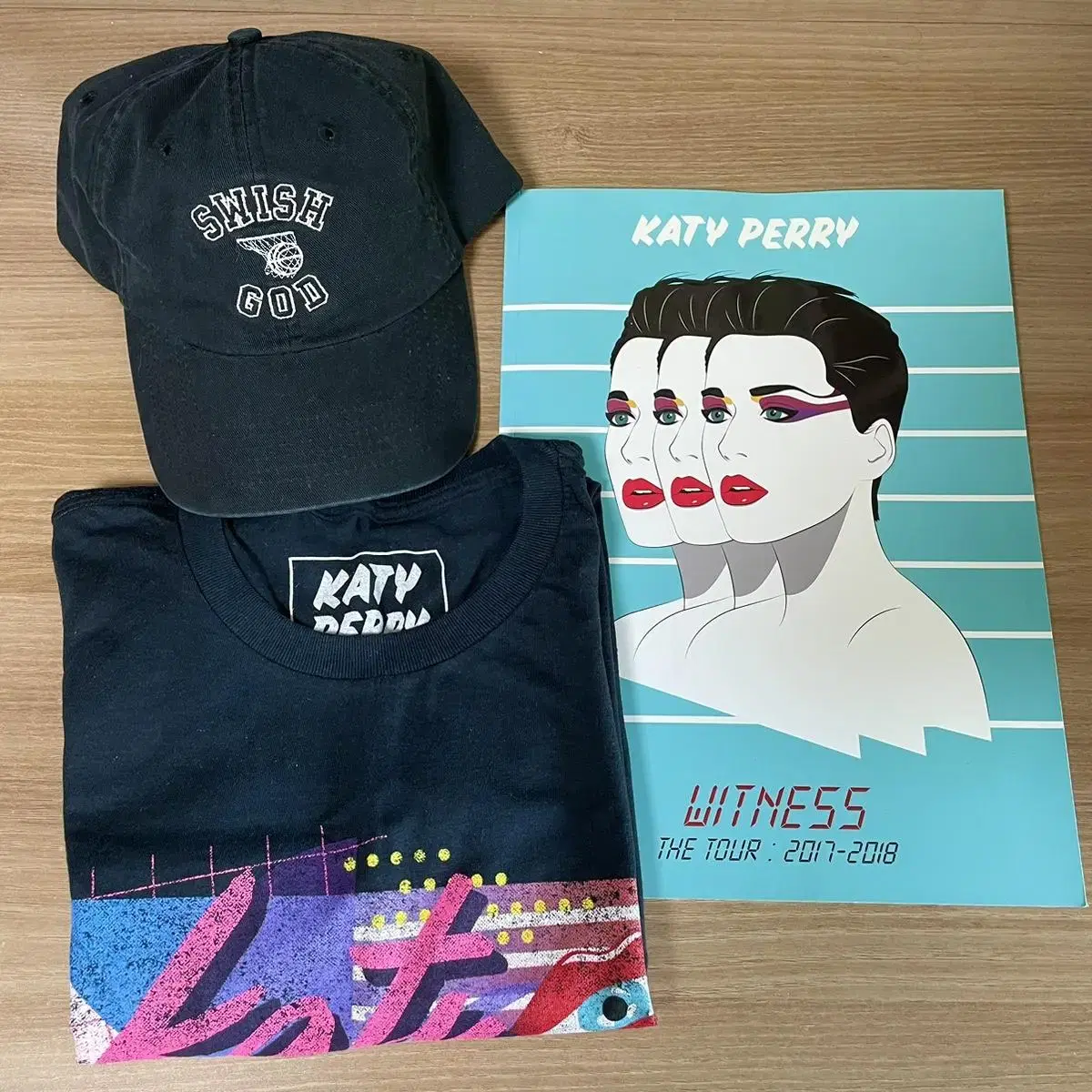 Merchandise for Katy Perry's MD Witness Tour in han only