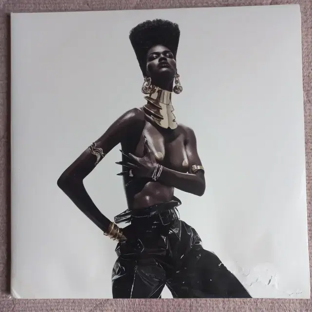 Lp중고 Teyana Taylor 2Lp Album 음반 판매합니다.