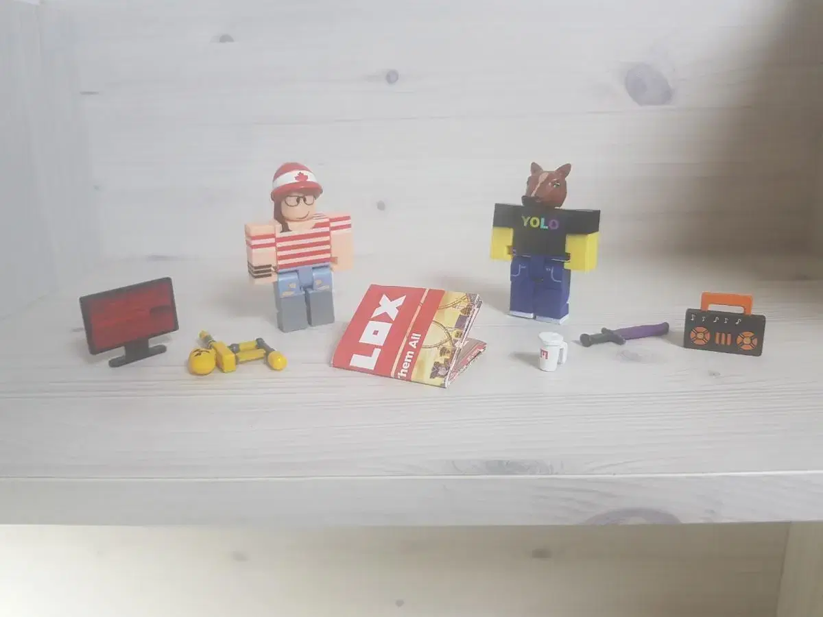 (Quick sale) Roblox Figures (Mad Studios)