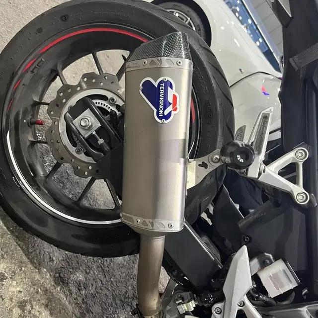 20연식 관리 잘 된 CBR 500R 레드 색상 판매 합니다 (개인거래)