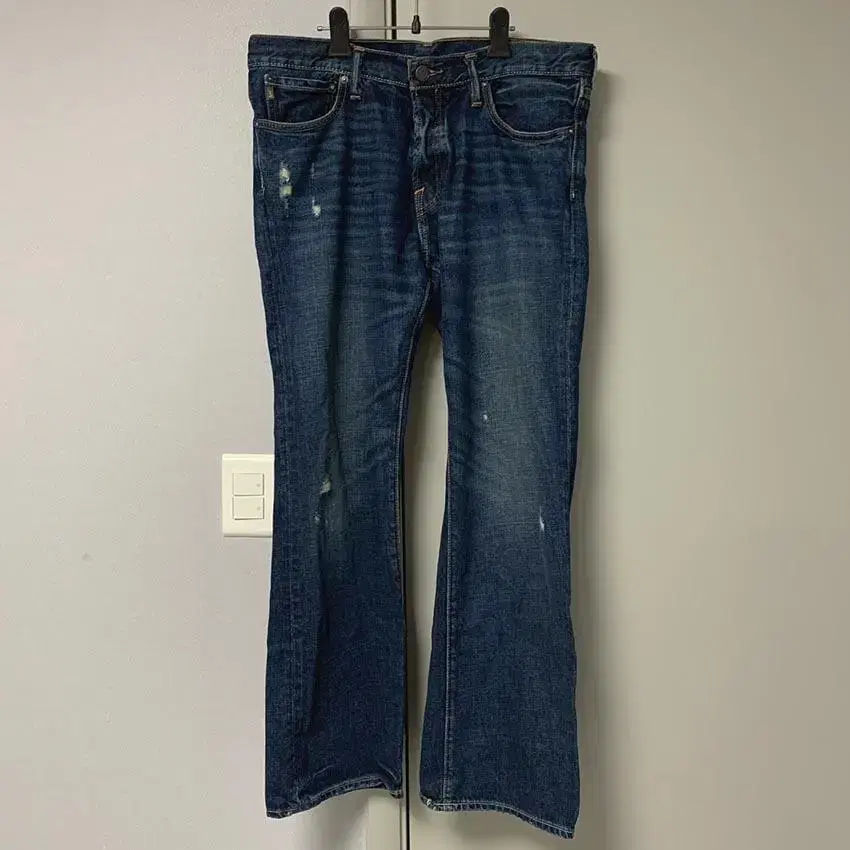 Abercrombie Men's Straight Fit Washed Denim Pants Jin Blue32