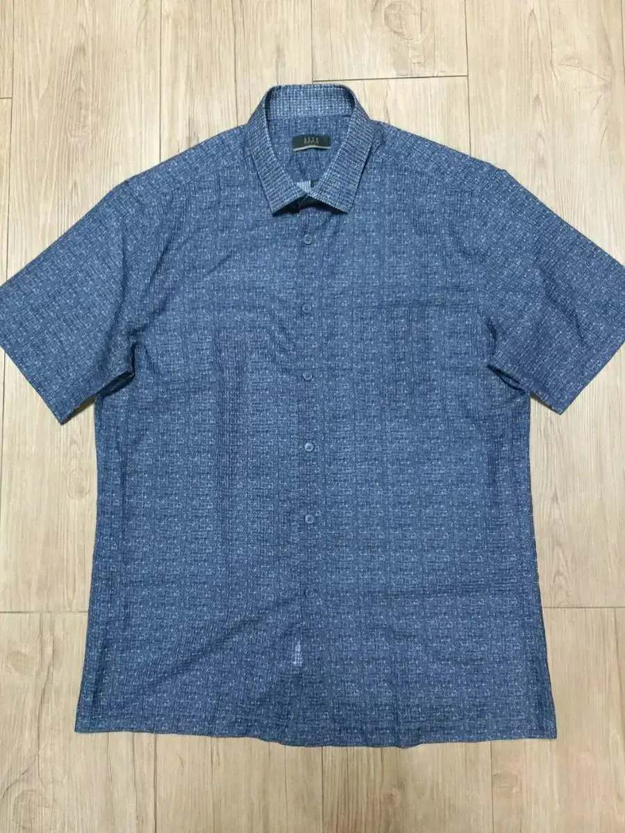 Elle Short-Sleeved Shirt Men105