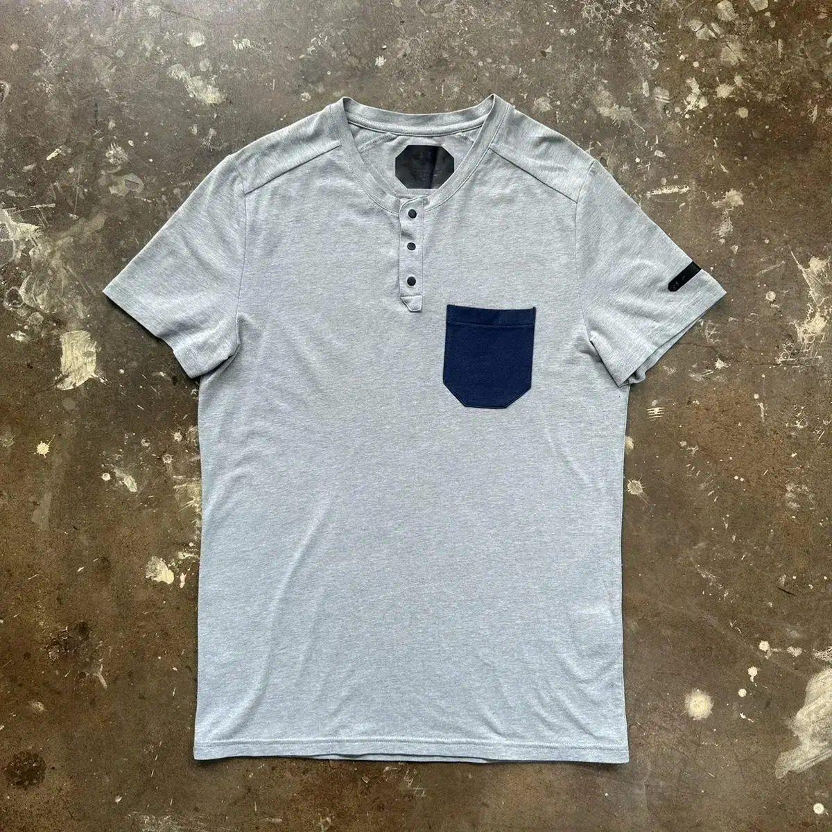 L) Under Armour Functional Short Sleeve T-Shirt