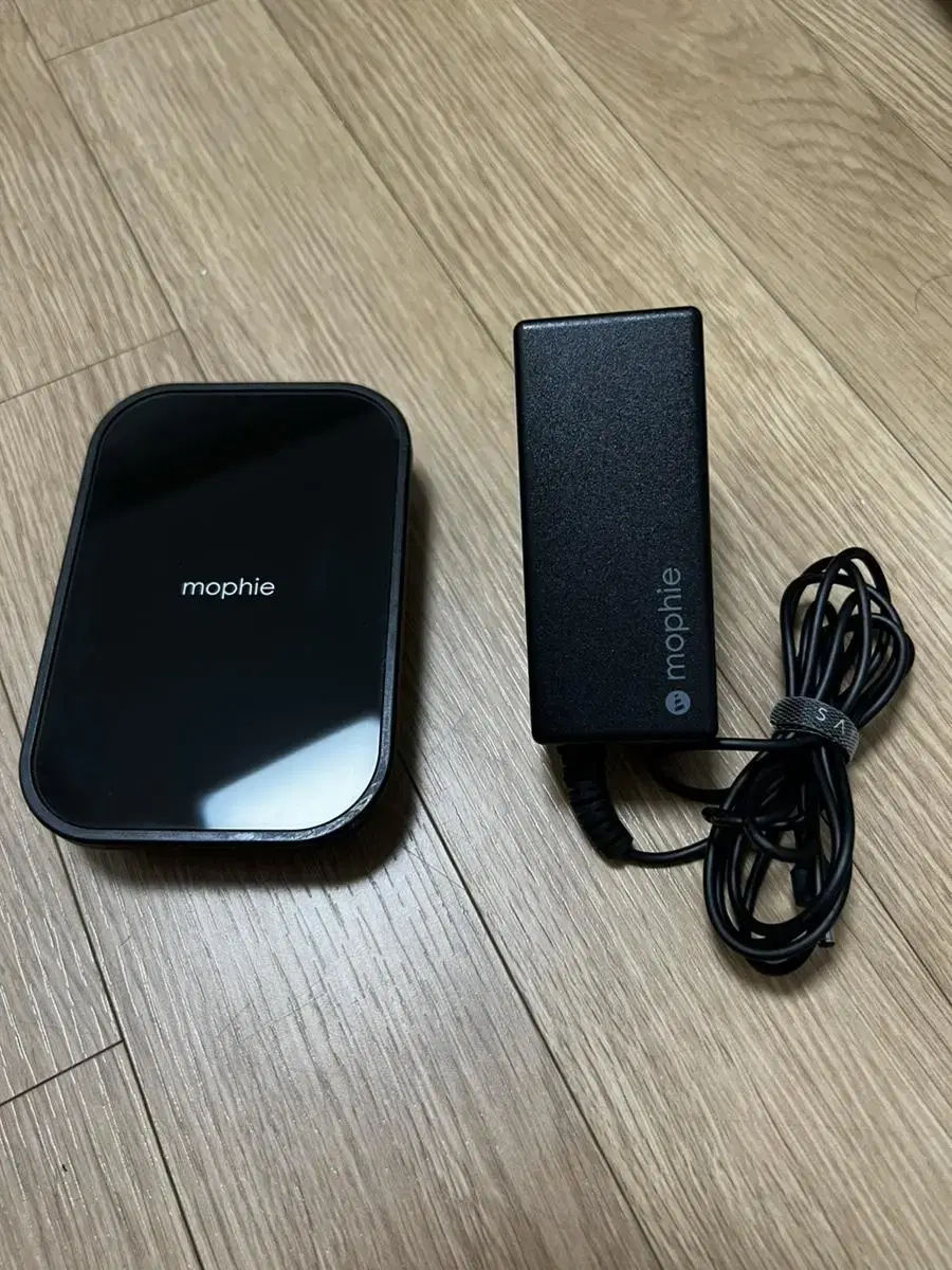 Mophie 유니버설 무선충전 스탠드