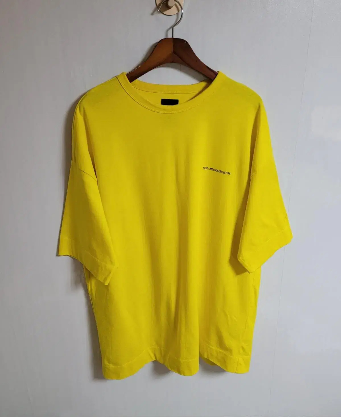 Junji Yellow Logo Embroidered Overfit Short Sleeve T-Shirt M