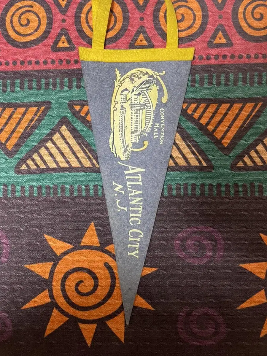 Vtg pennant