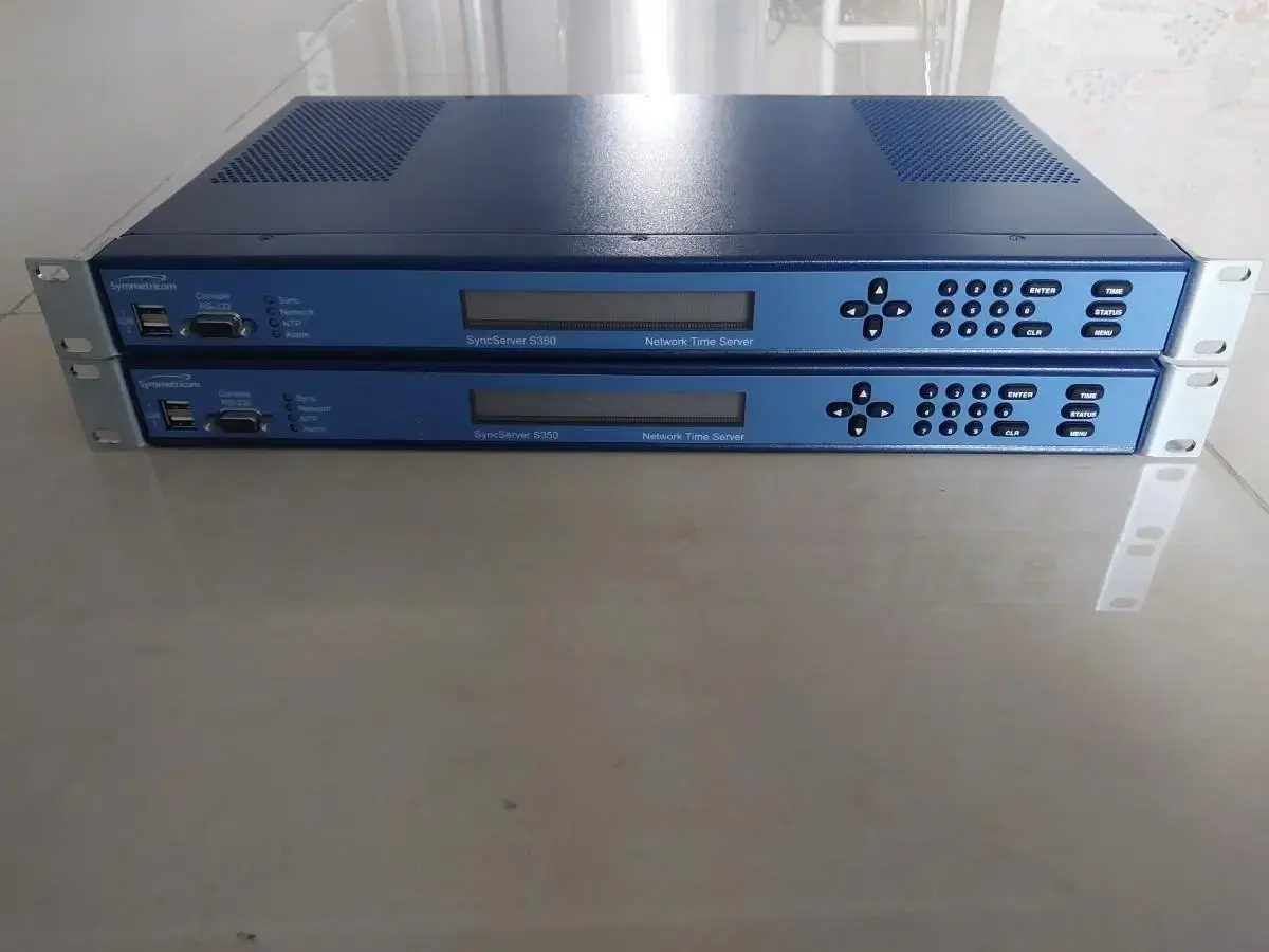 Symmetricom SyncServer 1520R-S350