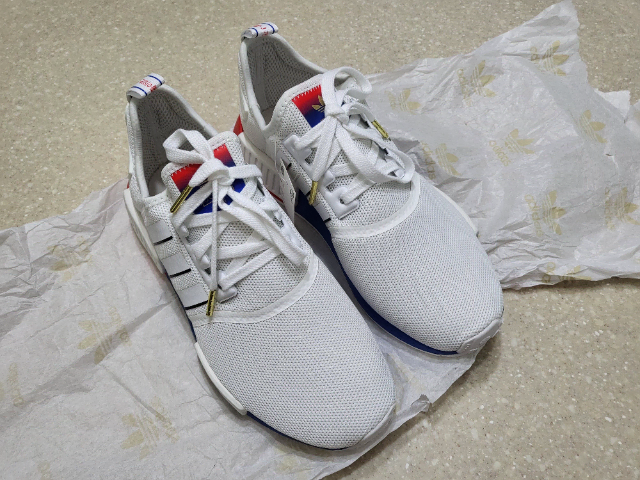 아디다스 NMD R1 서울에디션