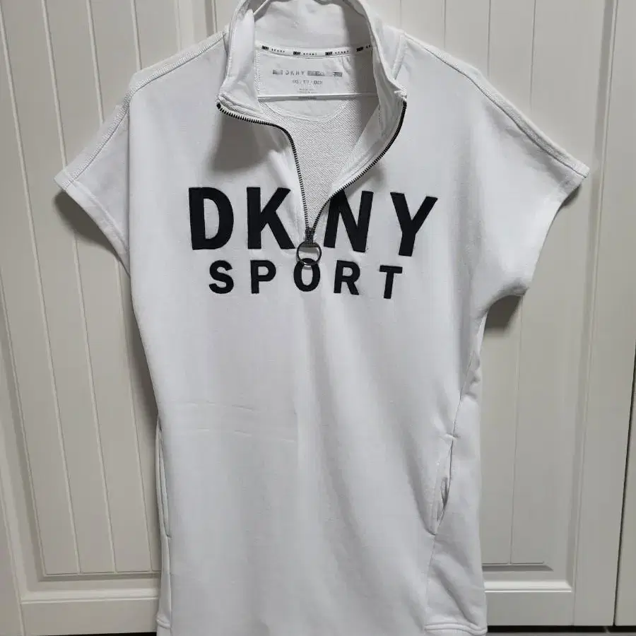 DKNY 원피스(정품)블랙.화이트55