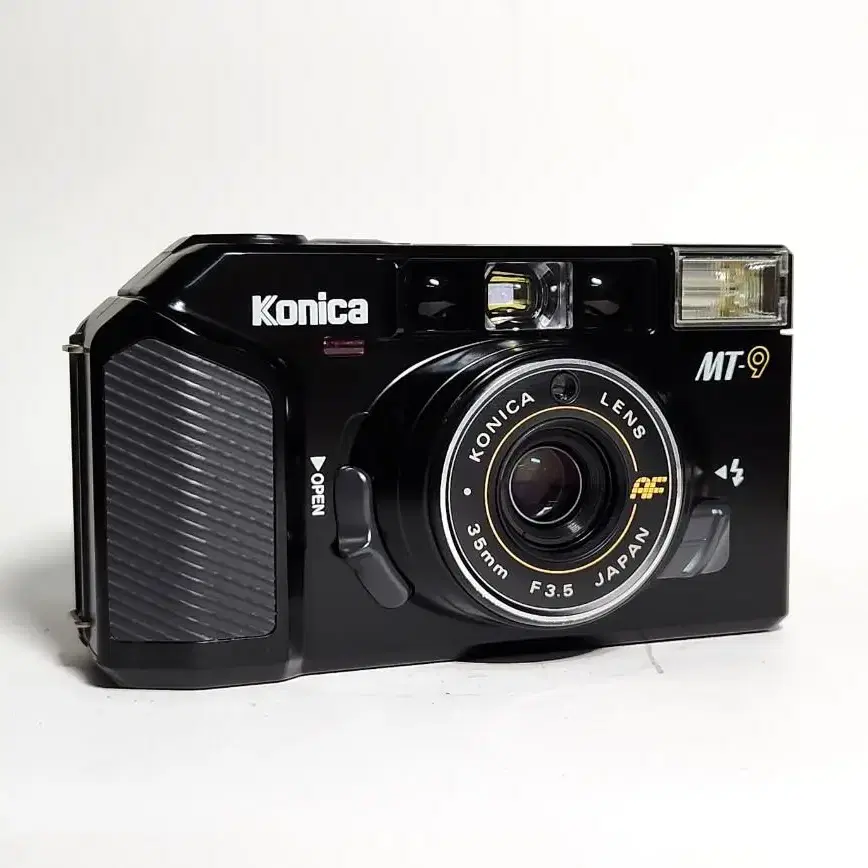 KONICA MT-9 필카 .아주 깨끗합니다.작동 굿.