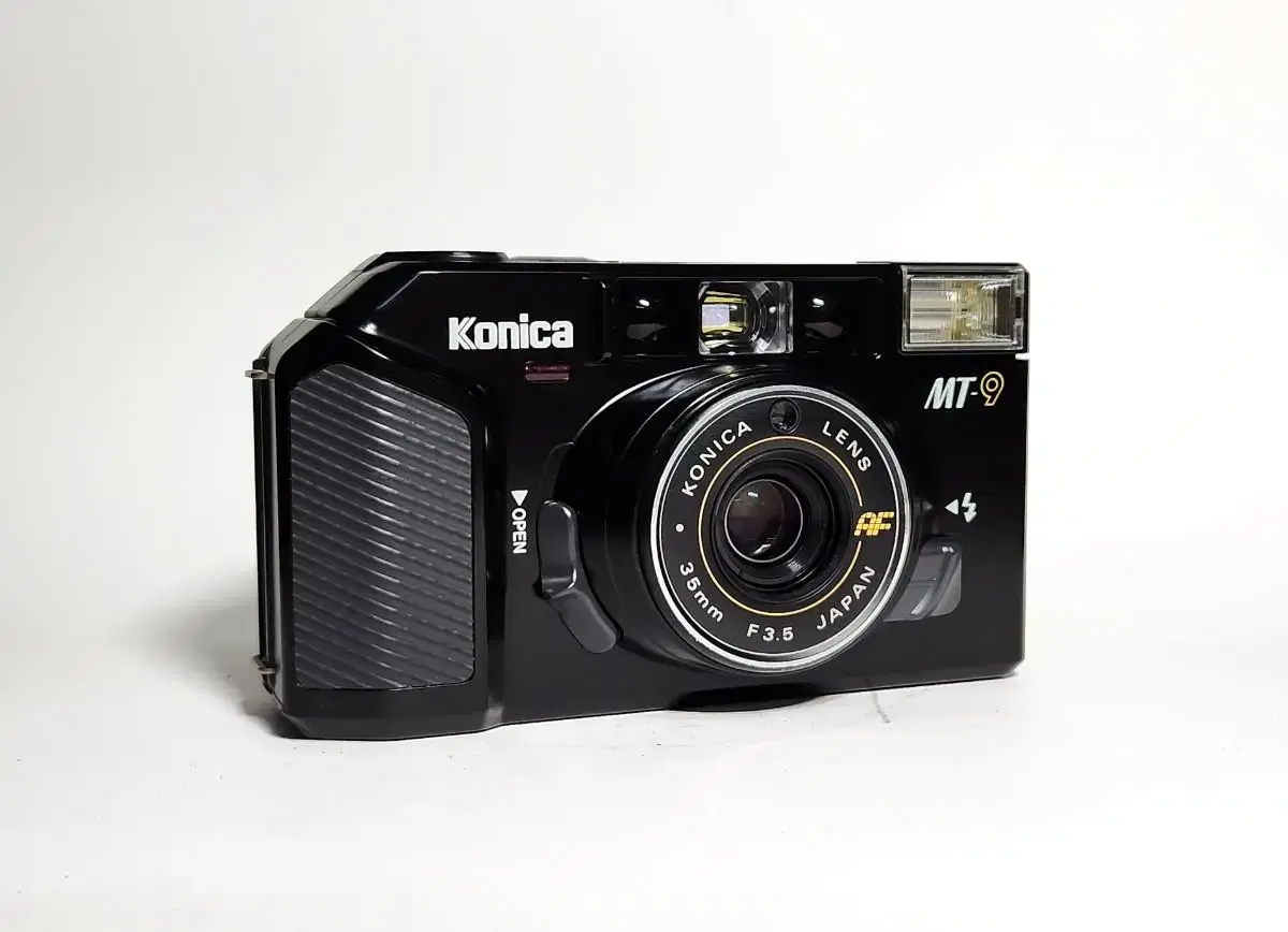 KONICA MT-9 필카 .아주 깨끗합니다.작동 굿.