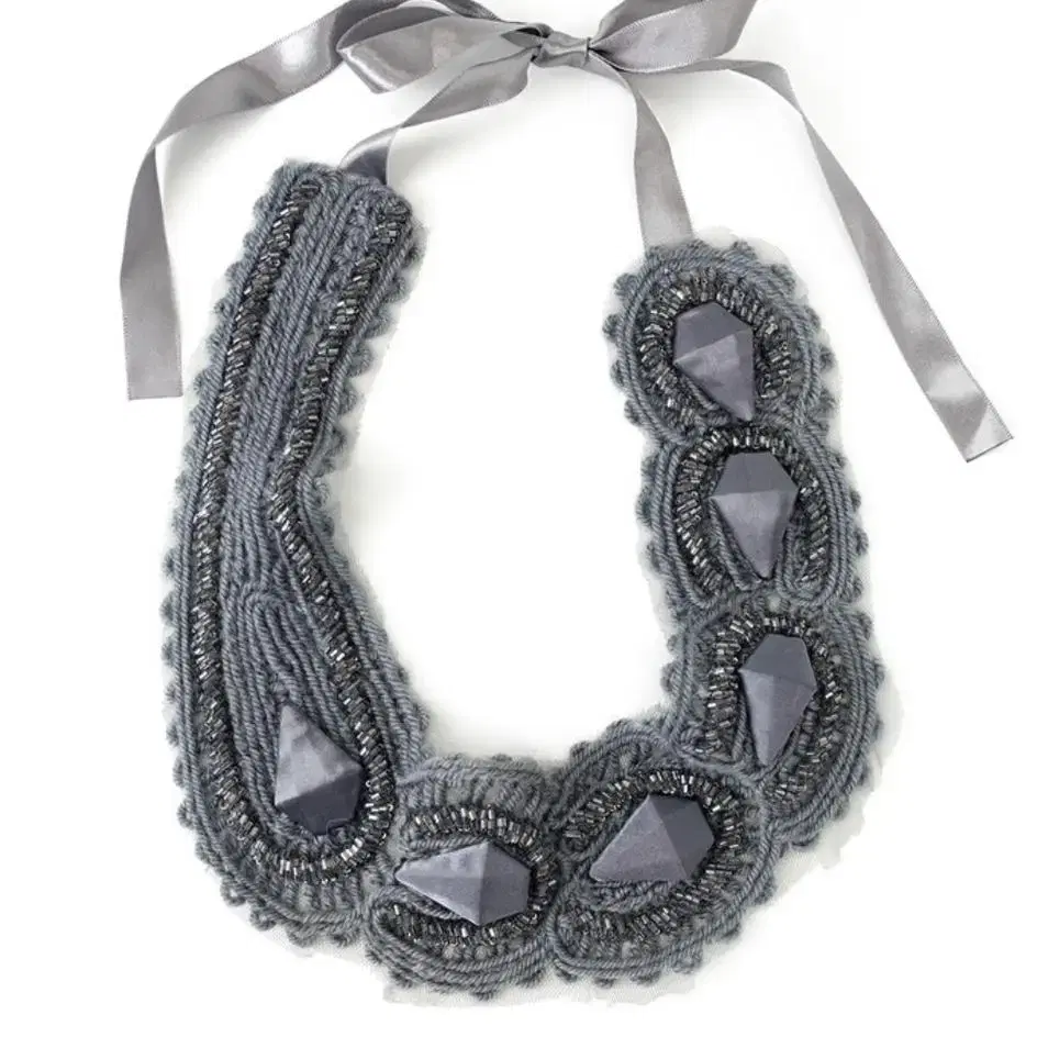 샵페어리 knitted beads collar strap