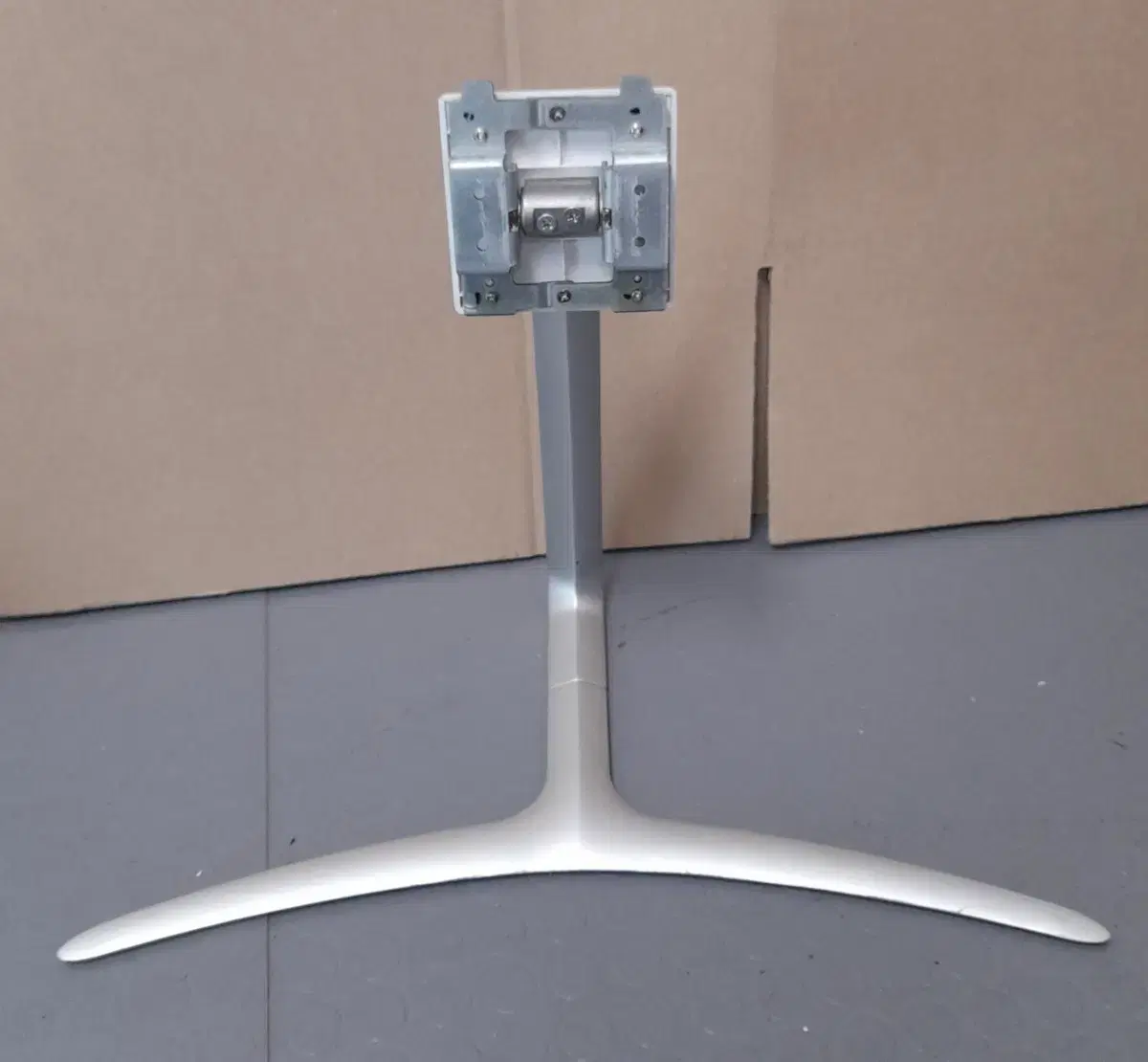 6 types of monitor stands. Pedestal support new