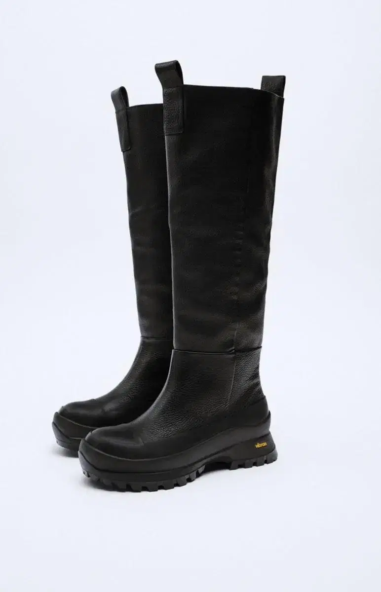 Zara vibram boots 235-240