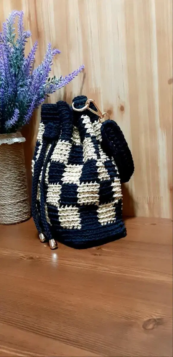 Checkerboard Bucket Bag.Tote/Handbag