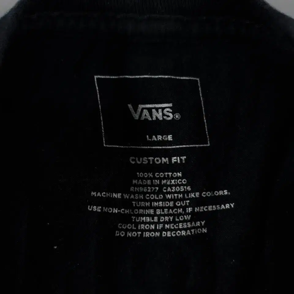 VANS 반스 블랙 빅로고프린팅 커스텀핏 코튼 반팔 티셔츠  SIZE L