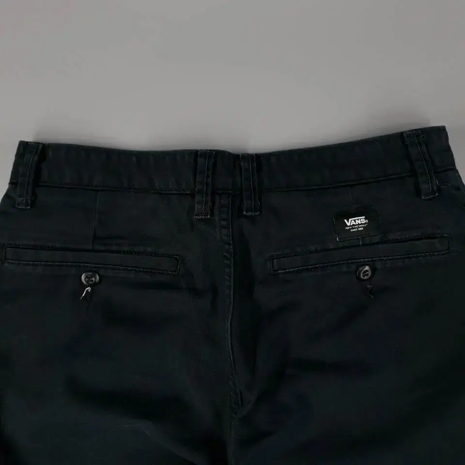 반스 블랙 로고패치 코튼 반바지 하프팬츠  SIZE 30