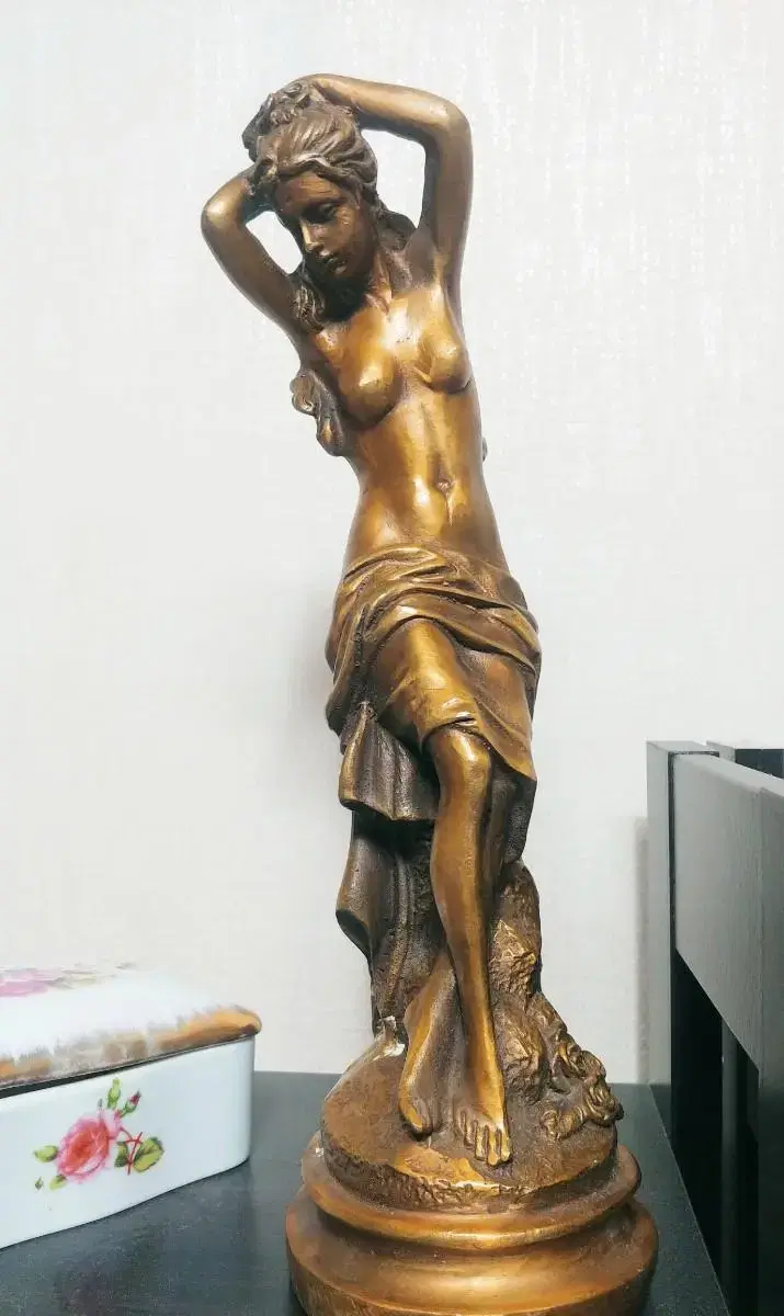 Bronze Venus