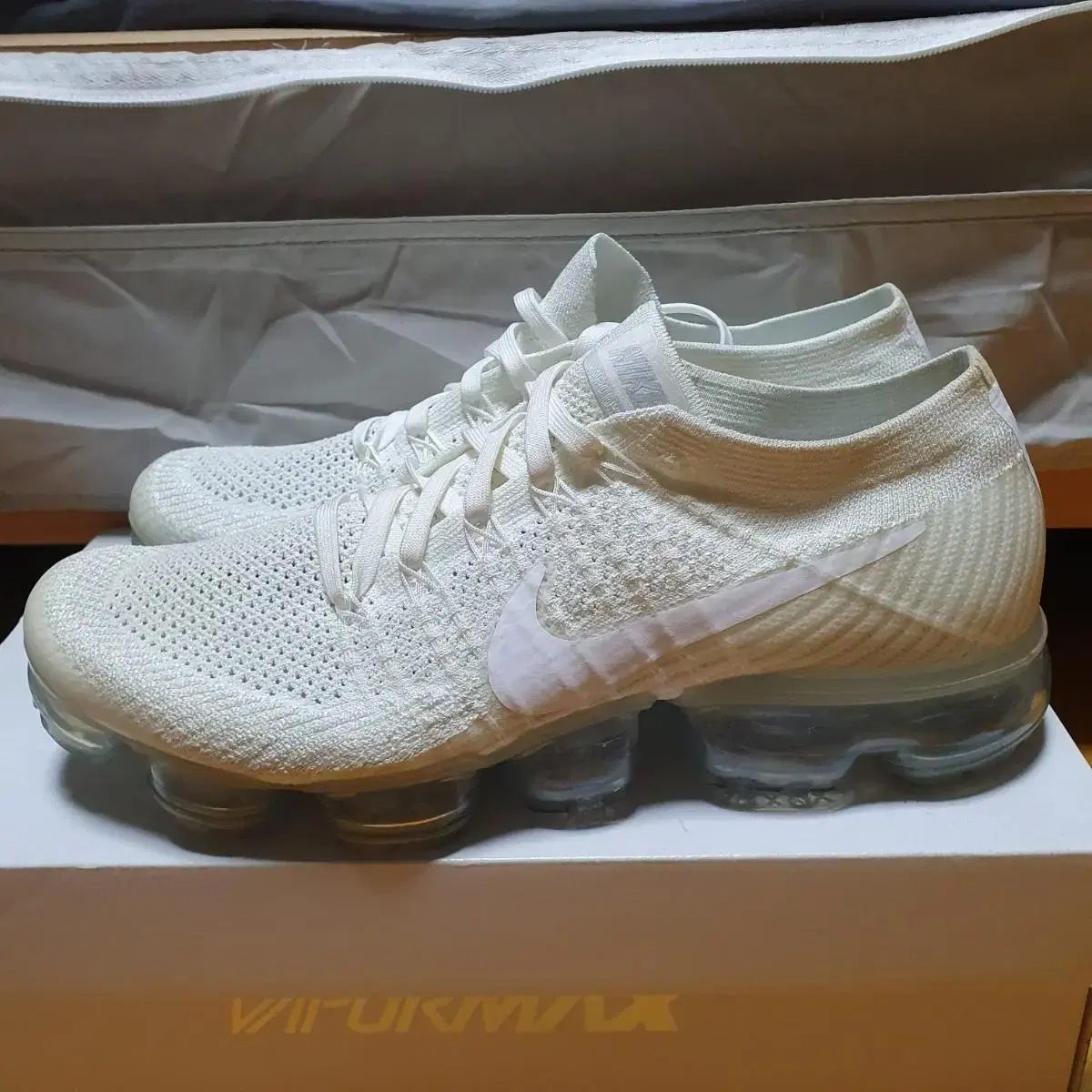 Nike Air VaporMax Flyknit Triple White 265 size