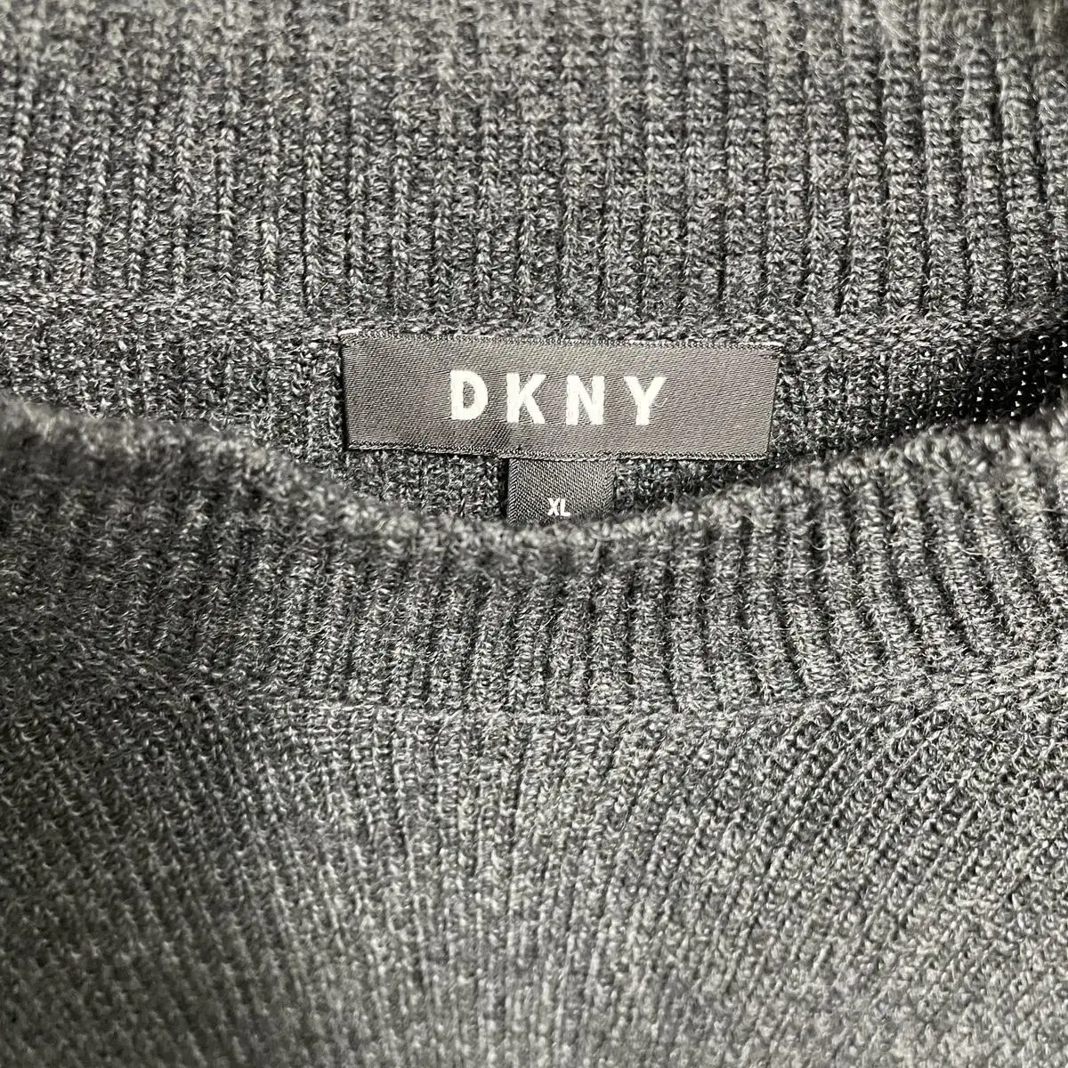 DKNY twist line knit XL