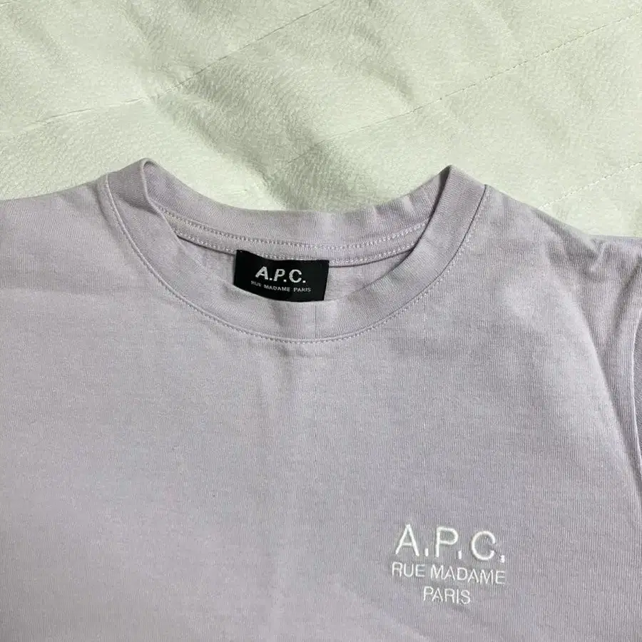 A.P.C 아페쎄 우먼스 데니스 라일락 탑 반팔 티셔츠 반팔티