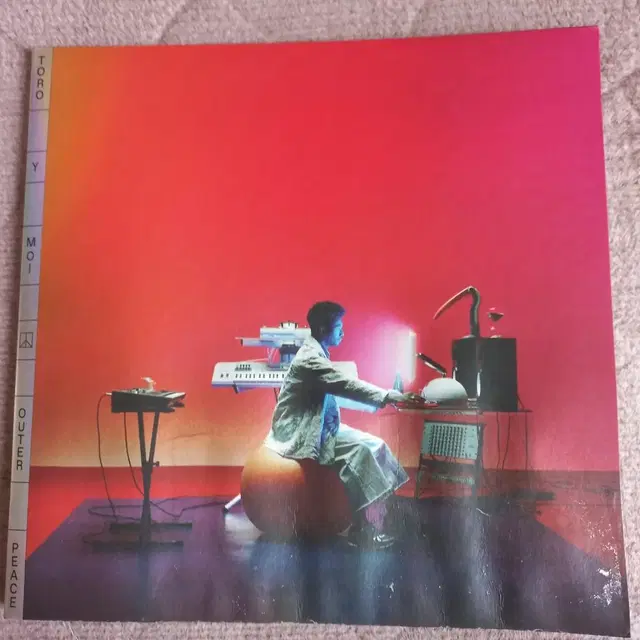 Lp중고 TORO Y MOI / OUTER PEACE 음반 판매합니다.