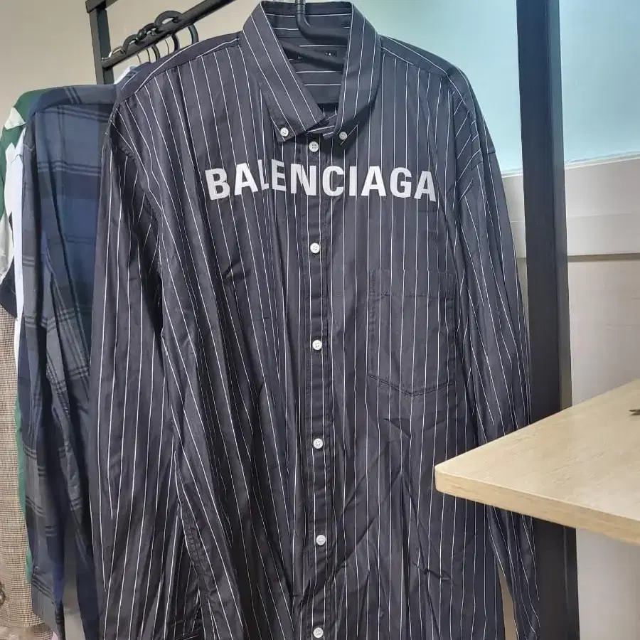 [새상품] 발렌시아가 로고셔츠 41 (105-107) balenciaga