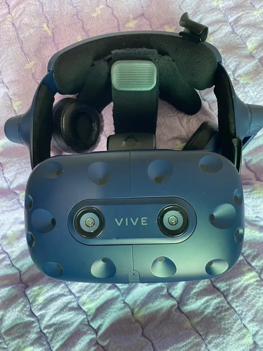 htc vive pro 헤드셋만 팝니다