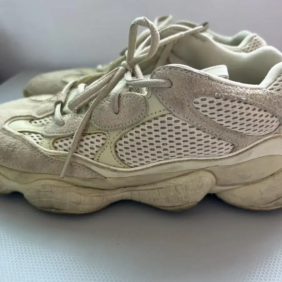 아디다스 이지 yeezy 500 275mm 팝니다