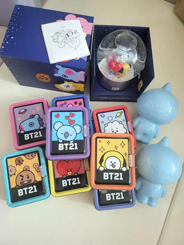 BT21 직소미니퍼즐세트+스노우볼+랜덤피규어2개