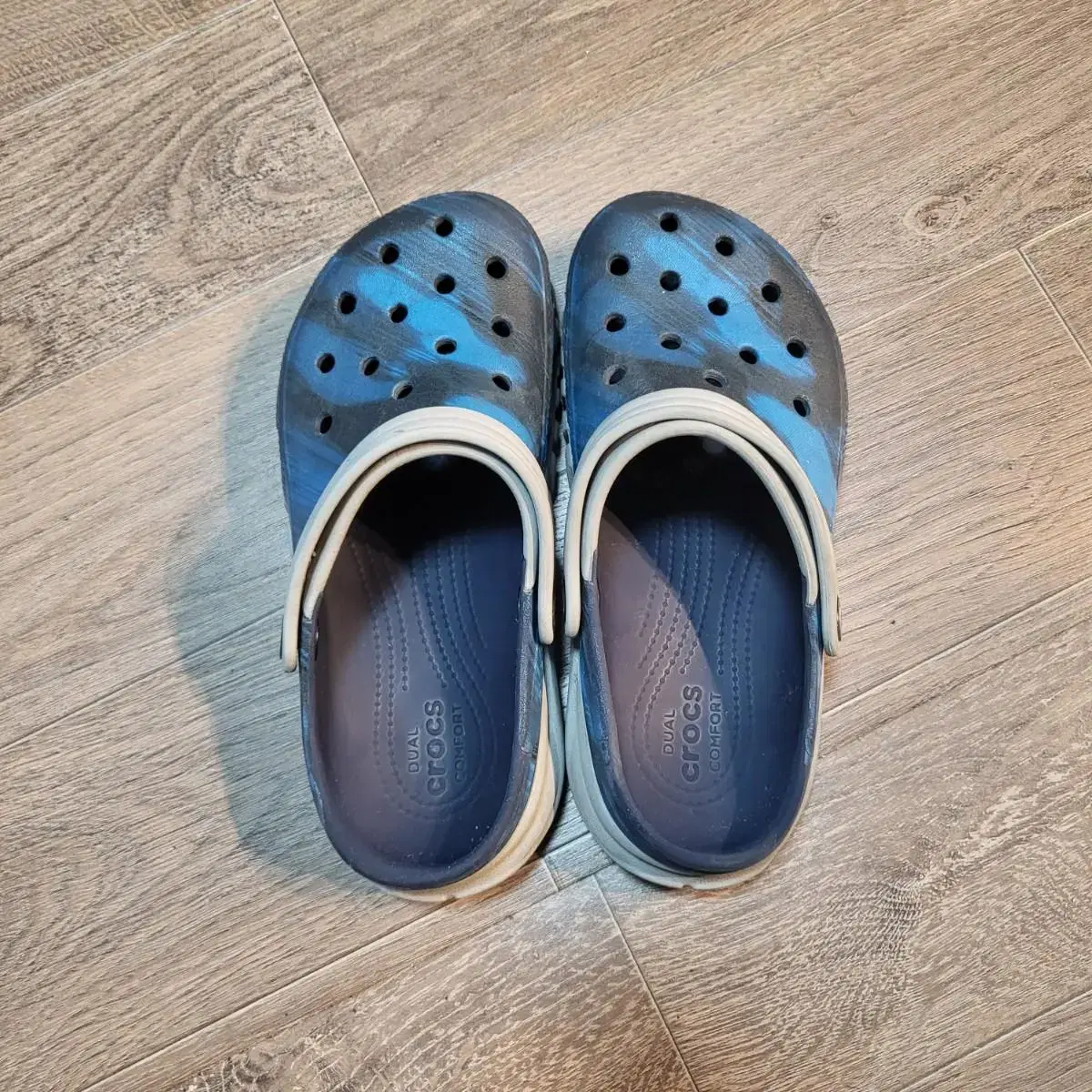 crocs comfort 크록스 타이다이 샌들 240