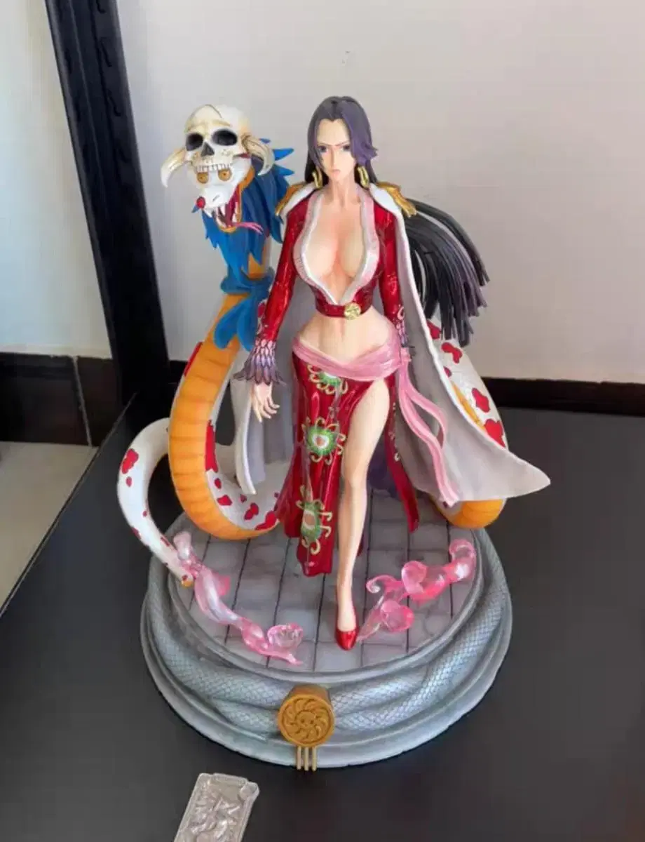 LAZY CAT ONEPIECE Boa Hancock Resin Statues