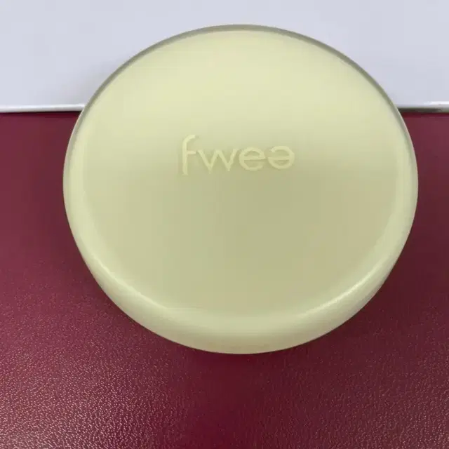 Fwea 퓌 쿠션 스웨이드