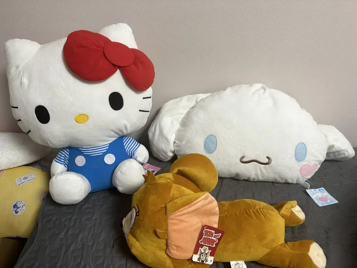 [Sanrio Genuine Hello Kitty, Cinnamon Roll Large Doll]